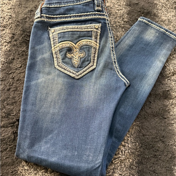 Two pairs of almost like new Rock Revival skinny jeans size 27 inseam 31. - Picture 8 of 9